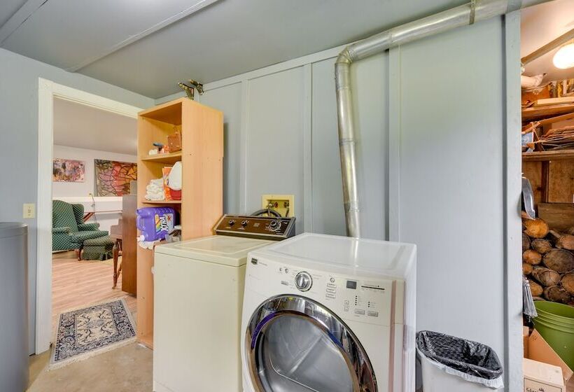 South Range Home   6 Mi To Lake Superior!