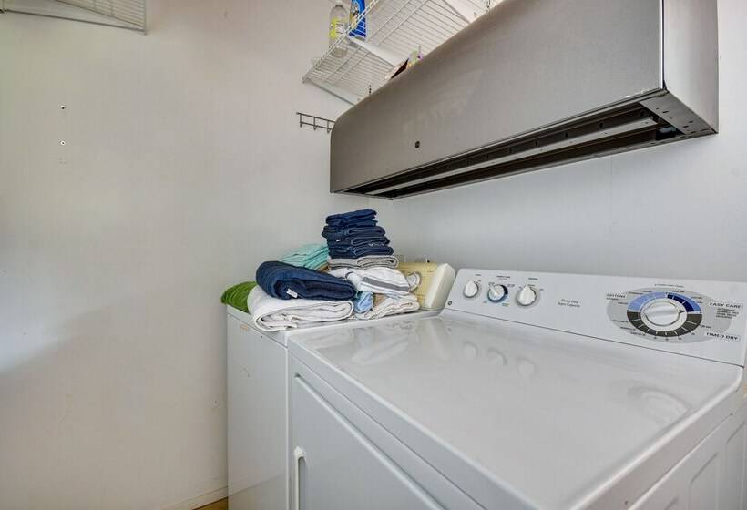 Spacious Alexander City Retreat W/ Private Dock!