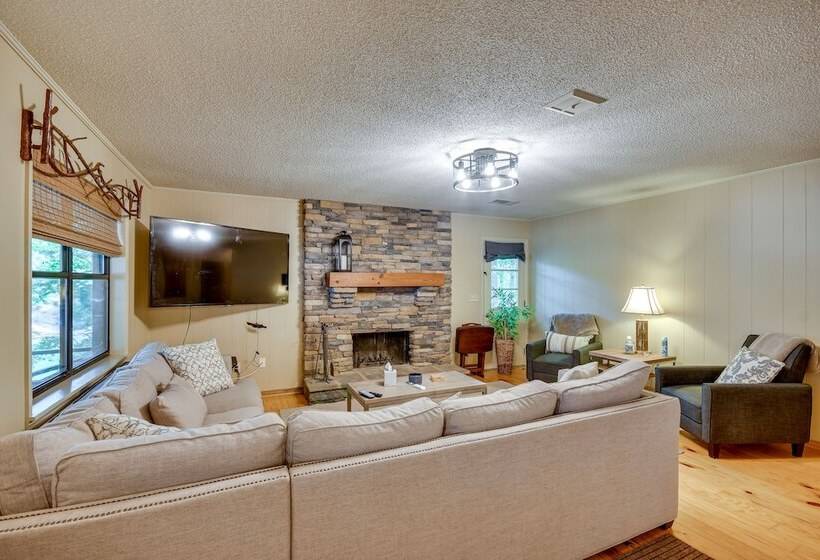 Spacious Alexander City Retreat W/ Private Dock!
