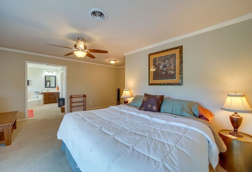 Spacious Arkansas Abode W/ Balcony & Fire Pit!