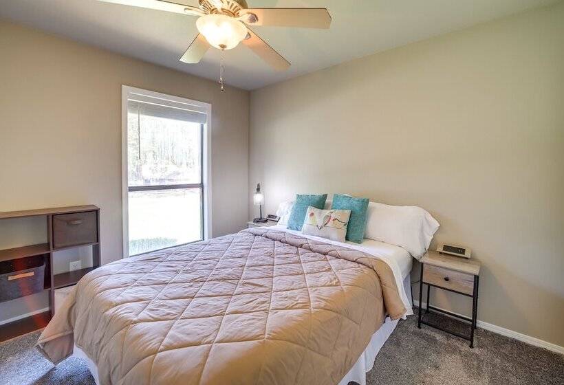 Spacious Arkansas Abode W/ Balcony & Fire Pit!