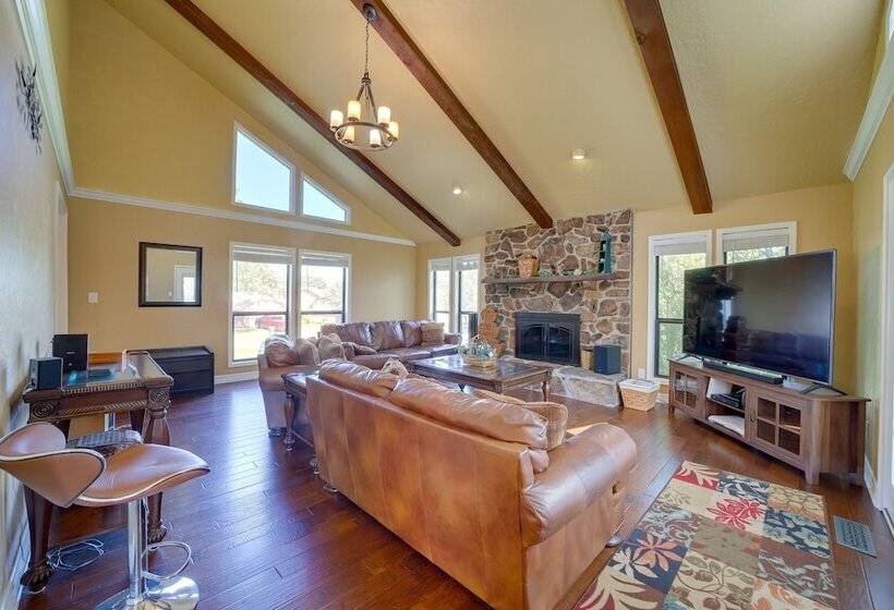 Spacious Arkansas Abode W/ Balcony & Fire Pit!