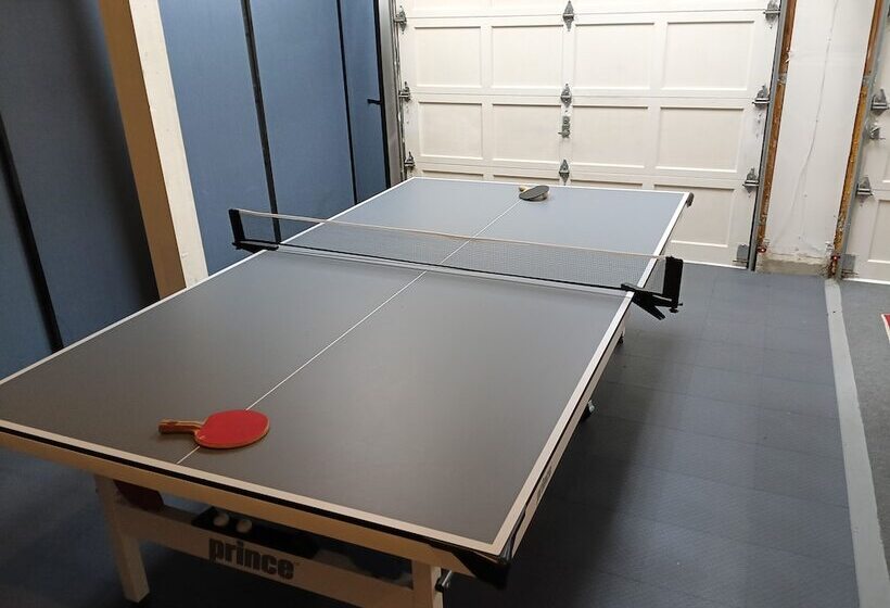 Pet & Family Friendly Bonney Lake Home: Game Room