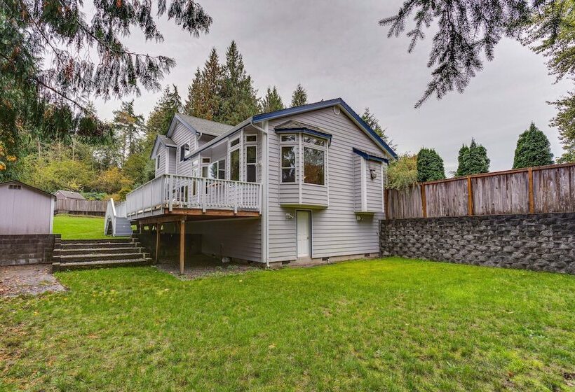 Pet & Family Friendly Bonney Lake Home: Game Room
