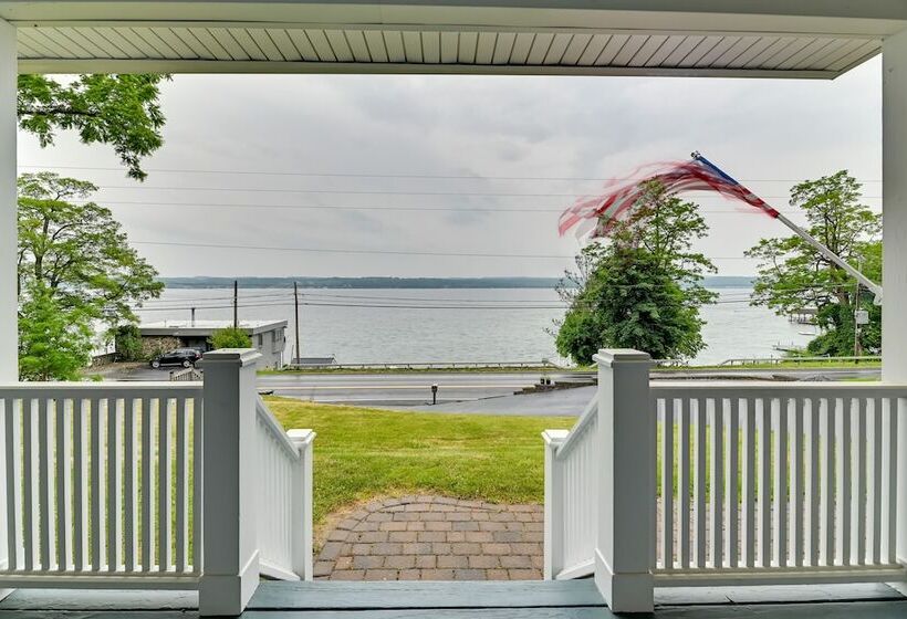 Lakefront Canandaigua Home W/ Dock & Kayak!
