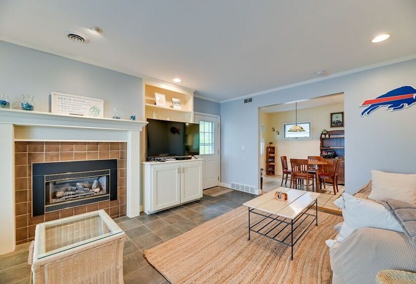 Lakefront Canandaigua Home W/ Dock & Kayak!