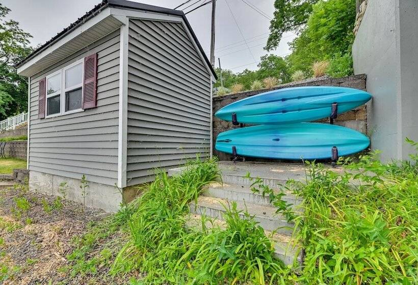 Lakefront Canandaigua Home W/ Dock & Kayak!