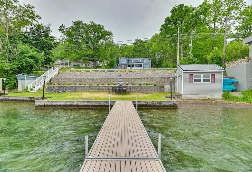 Lakefront Canandaigua Home W/ Dock & Kayak!