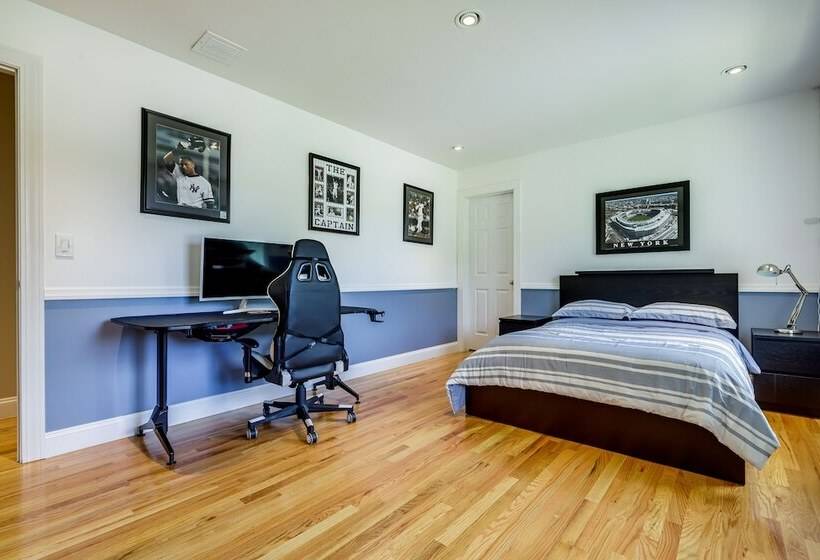 Spacious Connecticut Home Deck, Grill & Fire Pit