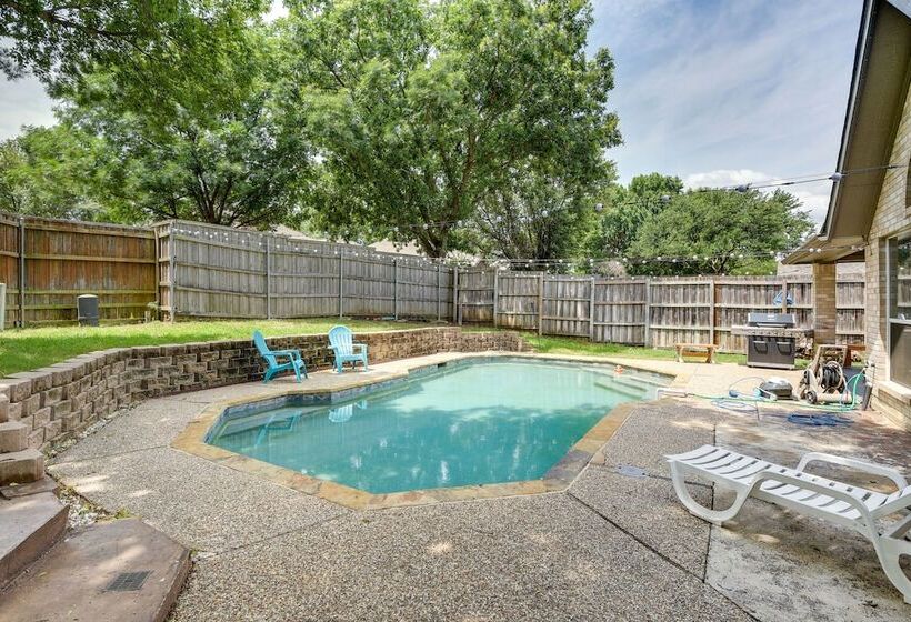 Spacious Flower Mound Home In Central Location!