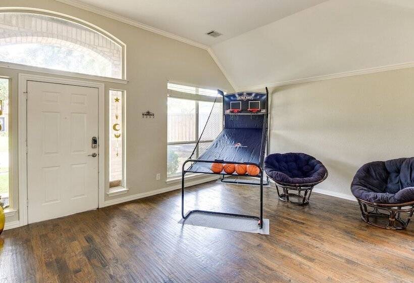 Spacious Flower Mound Home In Central Location!