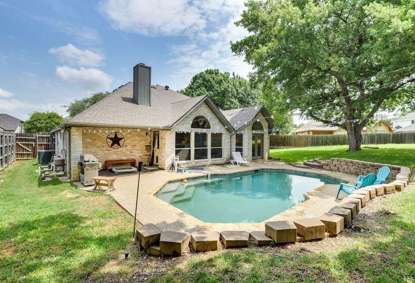 Spacious Flower Mound Home In Central Location!