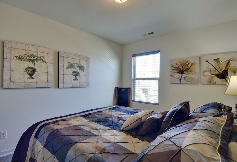 Spacious Gastonia Home W/ Pool Access!