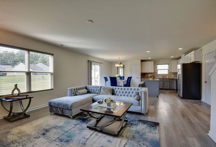 Spacious Gastonia Home W/ Pool Access!