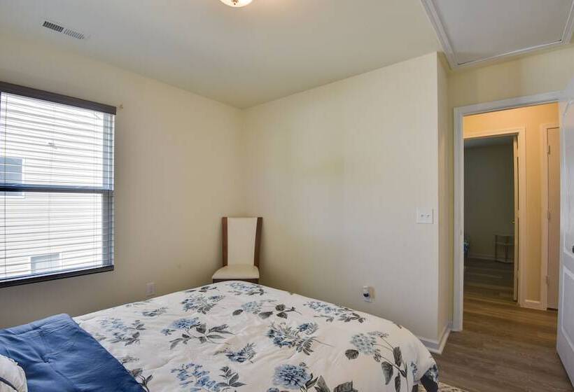 Spacious Gastonia Home W/ Pool Access!