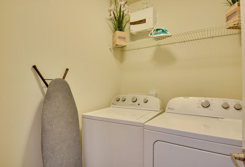 Spacious Gastonia Home W/ Pool Access!