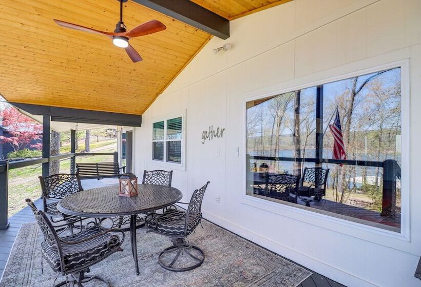 Spacious Greers Ferry Lake House W/ Grilling Deck!