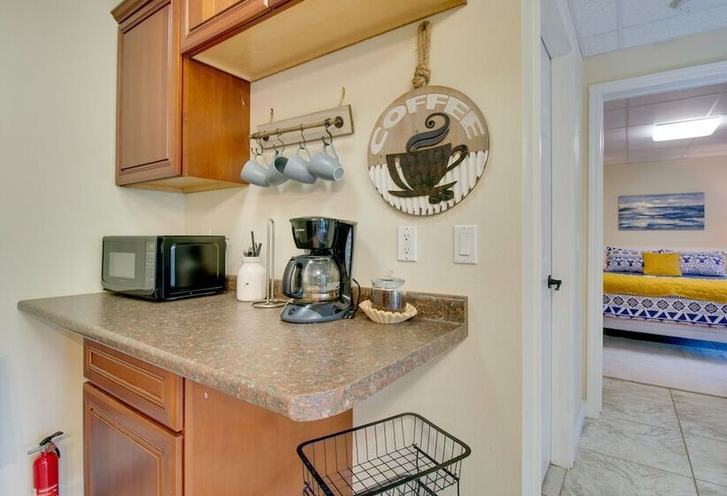 Spacious Home Near Norfork Lake W/ Wraparound Deck