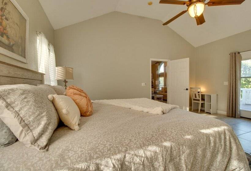 Spacious Home Near Norfork Lake W/ Wraparound Deck