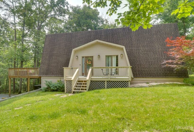 Spacious Massanutten Retreat W/ Hot Tub & Games