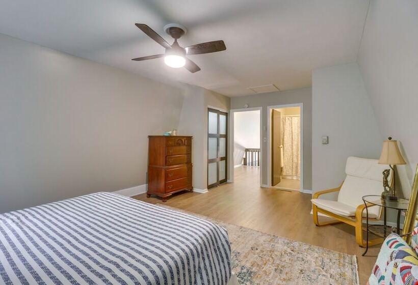 Spacious Massanutten Retreat W/ Hot Tub & Games