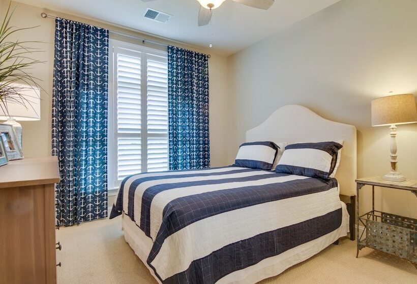 Spacious Ocean View Vacation Home W/ Backyard!