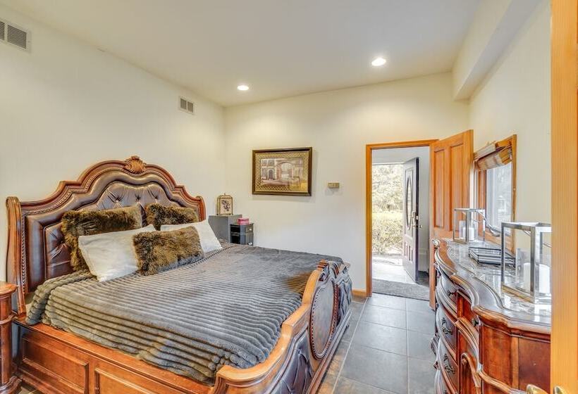 Spacious Virginia Retreat W/ Deck & Scenic Views!