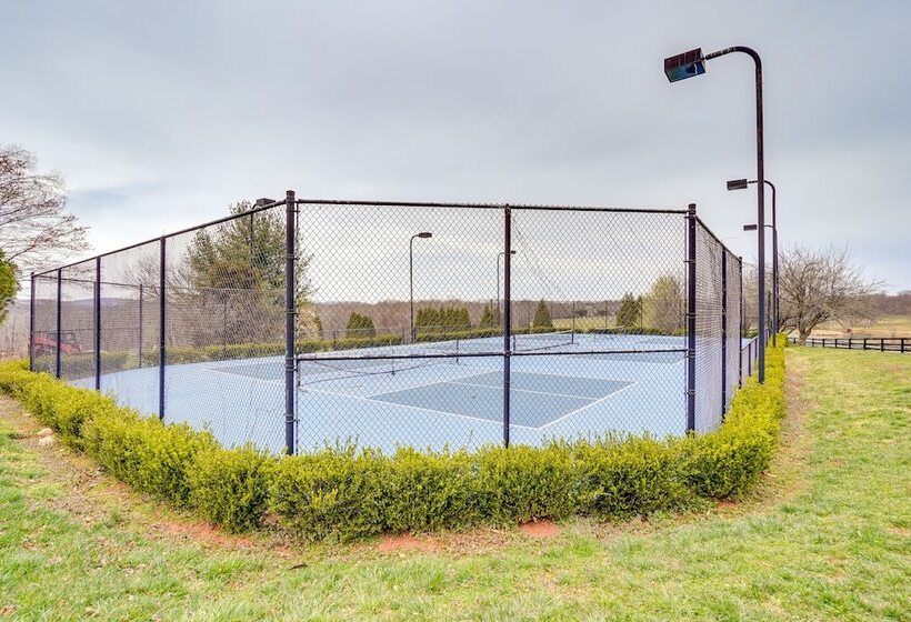 Spacious Virginia Retreat W/ Deck & Scenic Views!