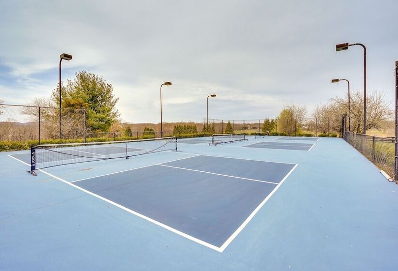 Spacious Virginia Retreat W/ Deck & Scenic Views!