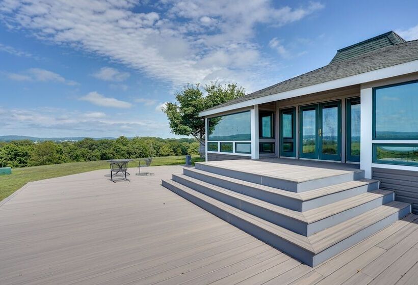 Spacious Virginia Retreat W/ Deck & Scenic Views!