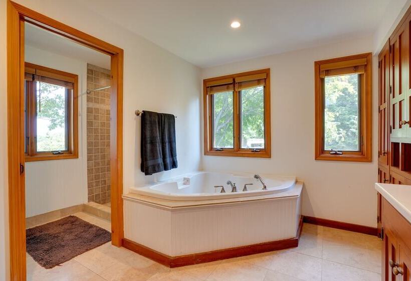 Spacious Virginia Retreat W/ Deck & Scenic Views!