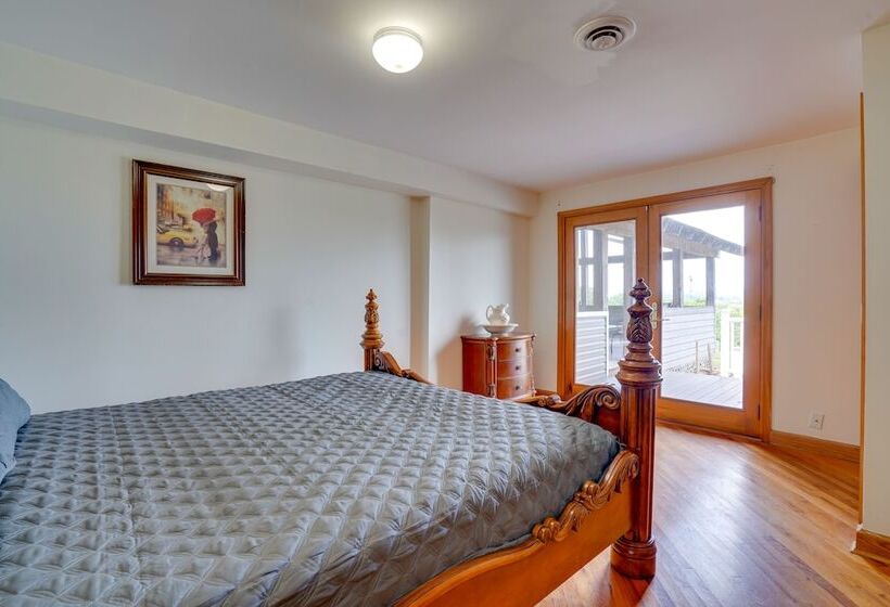 Spacious Virginia Retreat W/ Deck & Scenic Views!