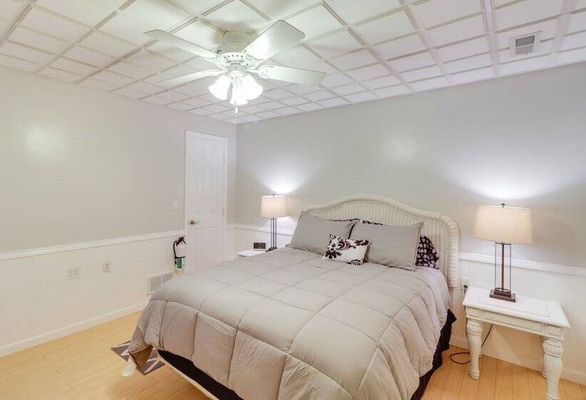 Spacious Yellville Retreat W/ Deck & Balcony