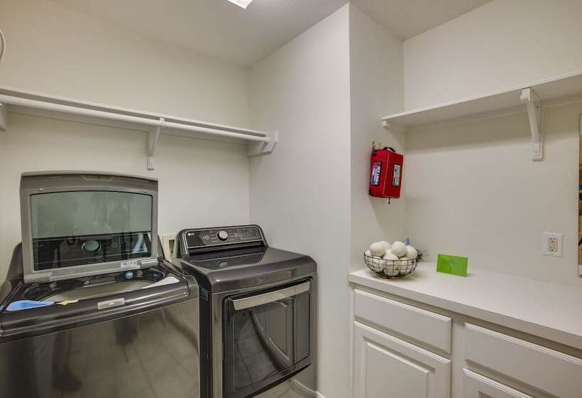 Montgomery Home: Yard, Heated Pool, & Hot Tub!