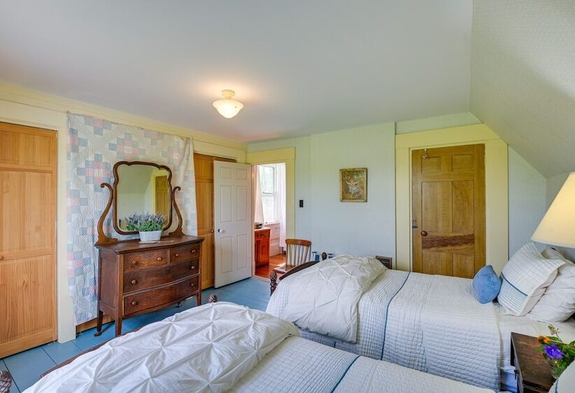 Springvale Farm: Freedom Home With Hiking Trail!