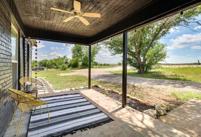 Starlite Ranch  2 Acres W/ Views ~ 18 Mi To Waco