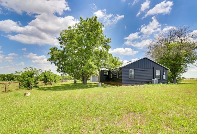 Starlite Ranch  2 Acres W/ Views ~ 18 Mi To Waco