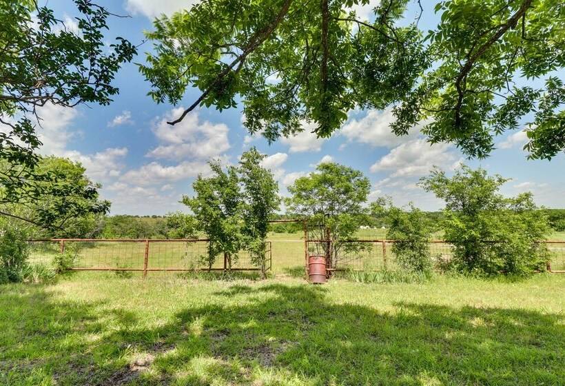 Starlite Ranch  2 Acres W/ Views ~ 18 Mi To Waco