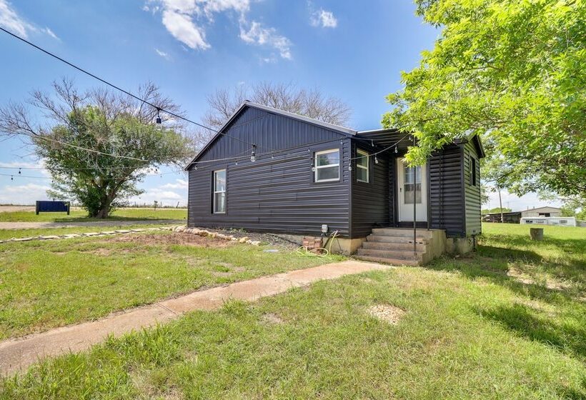 Starlite Ranch  2 Acres W/ Views ~ 18 Mi To Waco