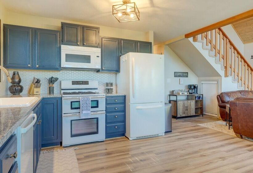 Stylish Angel Fire Cabin W/ Deck   2 Mi To Ski Mtn