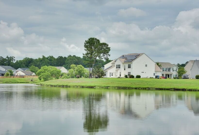 Summerville Getaway W/ Pool Access: Near Golf!