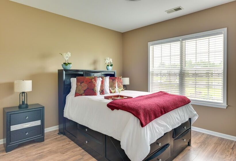 Summerville Getaway W/ Pool Access: Near Golf!