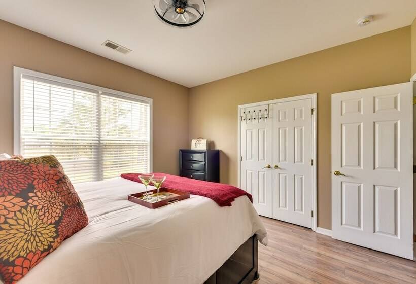 Summerville Getaway W/ Pool Access: Near Golf!