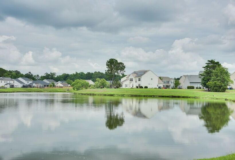 Summerville Getaway W/ Pool Access: Near Golf!