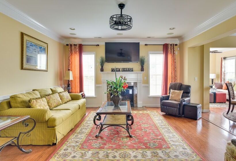 Summerville Getaway W/ Pool Access: Near Golf!