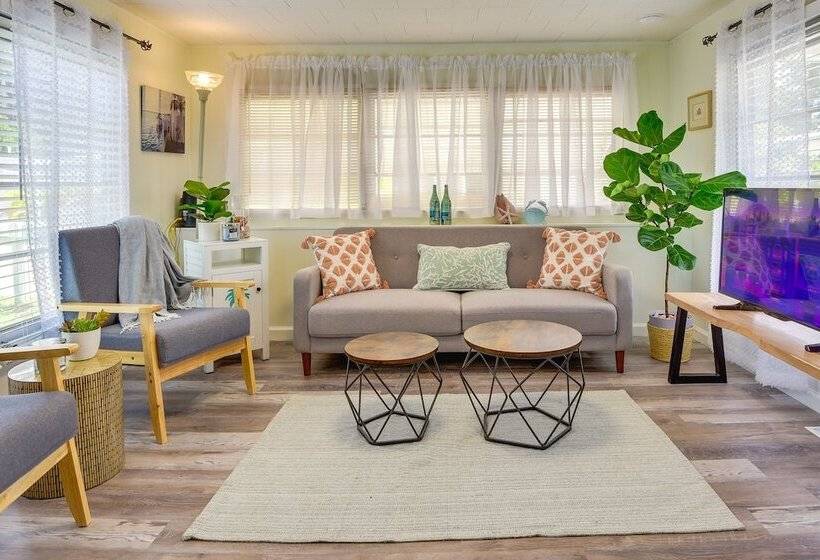 Sunny Bradenton Retreat   Visit Anna Maria Island!