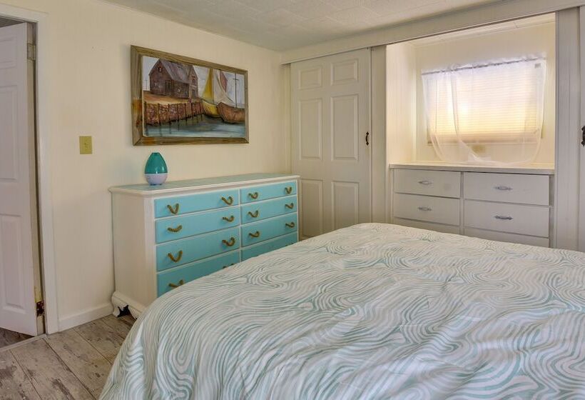 Sunny Bradenton Retreat   Visit Anna Maria Island!