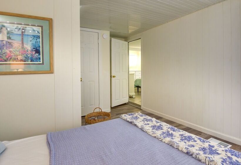 Sunny Bradenton Retreat   Visit Anna Maria Island!