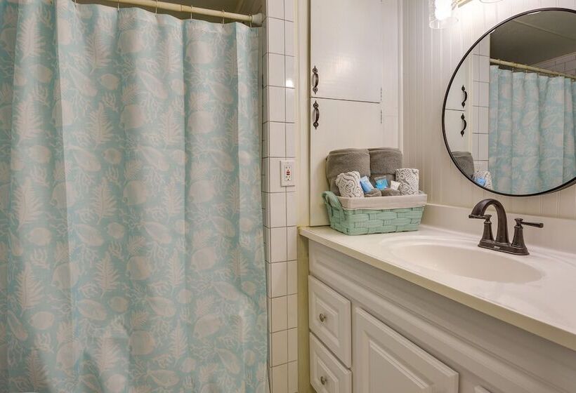 Sunny Bradenton Retreat   Visit Anna Maria Island!