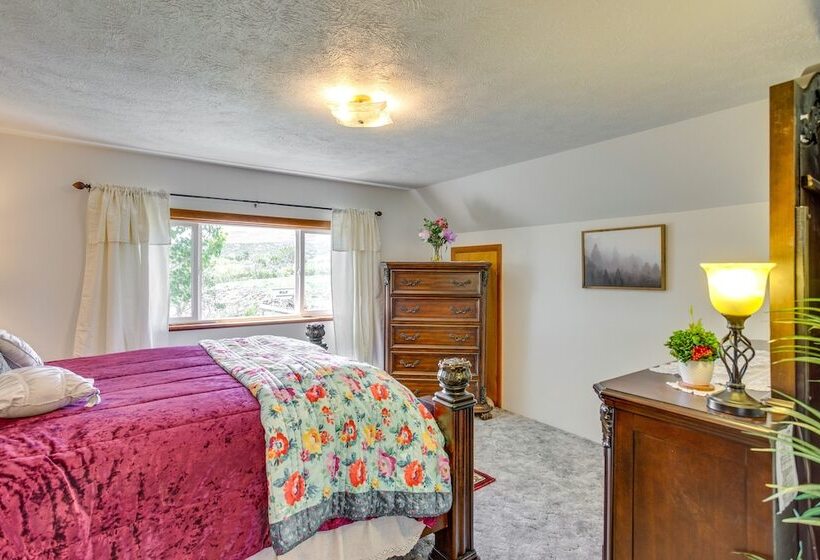 Sunny Cedaredge Home W/ Mtn Views   Hike & Fish!